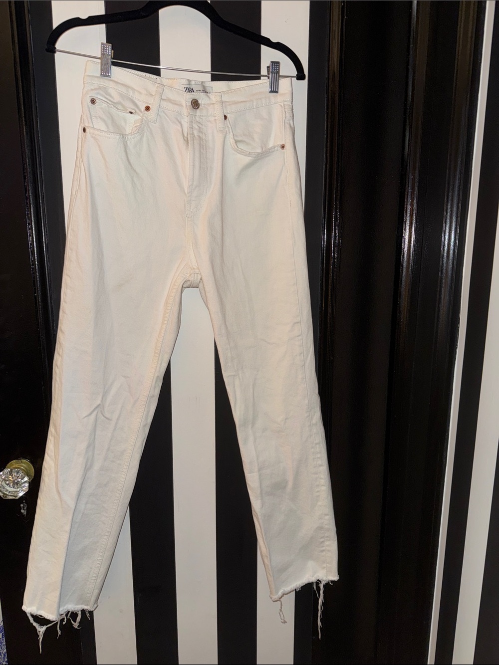 Zara The HW Kick White High-Rise Raw Hem Jeans